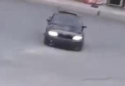 Drift yapan 2 sürücünün ehliyetine el konuldu; o anlar kamerada