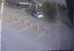 Arnavutköy'de otomobil yol kenarındaki restorana daldı