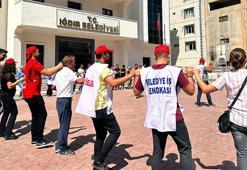 İşten çıkarılan işçilerden 60’ıncı günde halaylı protesto
