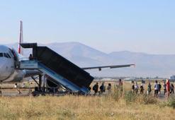 Bomba ihbarı asılsız çıkan Hindistan uçağındaki yolcular, yeni bir uçakla Frankfurt'a uçtu