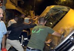 Avcılar'da hafif ticari araçla minibüs çarpıştı