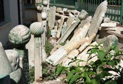 Midilli Ali Reis Camii'nin avlusundaki tarihi mezar taşları için onarım talebi