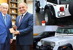 Bahçeli'den MYK üyesi Ali Uçak'a 'klasik araç' hediyesi