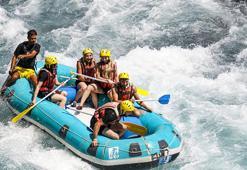 Yılda 1,5 milyon yabancı turistin yaptığı raftinge yerliler ilgisiz