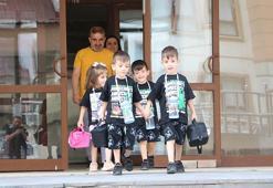 6 yıllık evlat hasretini bitiren dördüzler, okula başladı