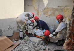 Yarışmaya hazırlanan madencilerden arama kurtarma tatbikatı