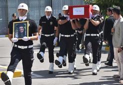 İsrail askerleri tarafından vurulan Ayşenur Ezgi için İzmir'de tören