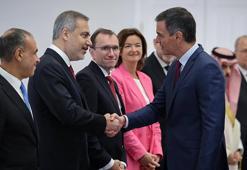 Bakan Fidan, İspanya Başbakanı Sanchez ile bir araya geldi