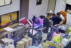 Fatih'te polislere saldırıyla ilgili yeni görüntüler ortaya çıktı