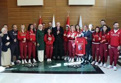 Cumhurbaşkanı Erdoğan, Türkiye Milli Paralimpik Takımı sporcularını kabul etti