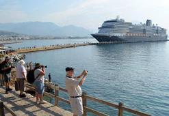 Ağustosta 176 kruvaziyerle 306 bin 100 turist geldi