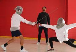 Baba antrenör, oğlu eskrimde Türkiye birincisi