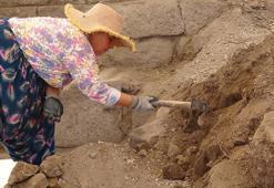 Assos Antik Kenti'ndeki çalışmalarda çeşme, han ve surlar ortaya çıkarılıyor