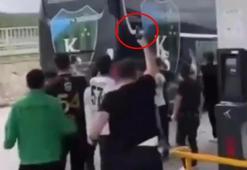 Kocaelispor oyuncularına tepki gösterip takım otobüsünün arkasından tabancayla koştu