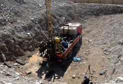 42 kişinin öldüğü sitenin arsasına, depremde yakınlarını kaybedenlerin talebiyle zemin etüdü yapıldı