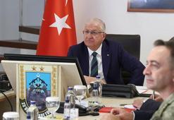 Bakan Güler, sınır ötesindeki birlik komutanlarıyla görüştü