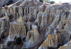 Ege'nin Kapadokya'sı Kula Peribacaları hayran bırakıyor