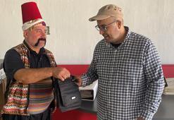 Yerde bulduğu 33 bin lirayı sahibine teslim etti; ödül olarak verilen parayı kabul etmedi