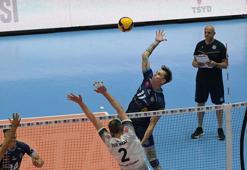 TSYD İzmir Voleybol Turnuvası'nda ikinci gün tamamlandı