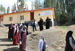 Yüksekova'da kapı kapı dolaşıp, kanser taraması yapıyorlar