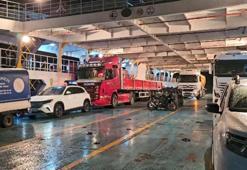 Makine arızası yapan feribot, Marmara Adası yerine Avşa Adasına yanaştı