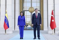 Cumhurbaşkanı Yardımcısı Yılmaz, Venezuela Cumhurbaşkanı Başyardımcısı ile görüştü