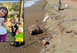 Sahilde tepecikten kayan kumun altında kalan Ezgi, hayatını kaybetti