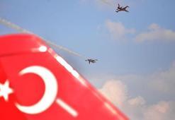 Adana semalarında SOLOTÜRK ve Türk Yıldızları prova uçuşu yaptı