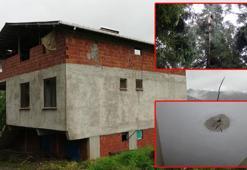 Yıldırım düşen mezarlığın yakınındaki evde hasar oluştu