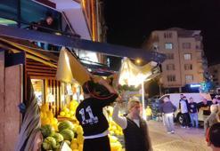 6'ncı kattaki balkondan manavın brandasına düşen kadın, eşine kızıp kendisini boşluğa bırakmış