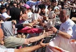 Kayseri'de vatandaşlara 1 ton sucuk döner dağıtıldı