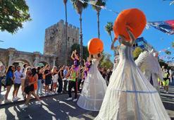 Altın Portakal, 61'inci kez 'geleneksel kortej' ile başladı