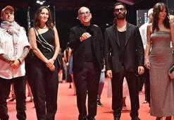 Altın Portakal'ın kırmızı halısında yıldız yağmuru