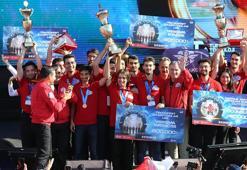 TEKNOFEST Şampiyonlar Ligi şampiyonları ödüllerini aldı