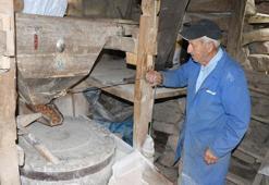 2 asırlık su değirmeni halen hizmet veriyor