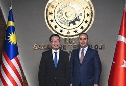 Bakan Kacır, Malezyalı mevkidaşı Kang ile görüştü