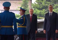 Cumhurbaşkanı Erdoğan, Sırbistan’da resmi törenle karşılandı