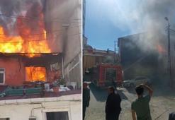 Eyüpsultan'da bir binanın çatısı alev alev yandı