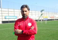 Çaykur Rizespor Teknik Direktörü İlhan Palut: Antalyaspor maçıyla tabiri caizse nefes aldık