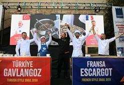 Kuşadası'ndaki salyongoz düellosunda kazanan dostluk oldu