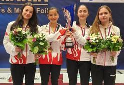 Eskrimde yıldız takımlardan iki madalya