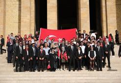 Genç Parti'den Anıtkabir'e ziyaret