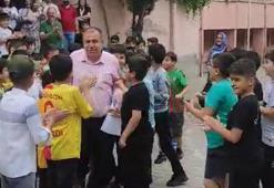 Diyarbakır'da emekli öğretmene duygusal veda