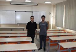 2 öğrenciyle eğitimin yapıldığı fen bölümündeki Kuddusi: Derslerimiz çok akıcı geçiyor