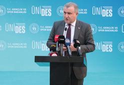 Bakan Bak,’Genç Ofis’ açılışına katıldı ve öğrenci projelerine 120 milyonluk bütçe ayrıldığını açıkladı