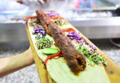 Adana’da Lezzet Festivali ile Tespih Fuarı’nda günde 25 ton et ve 7 bin şırdan satılacak