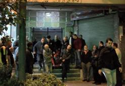 Kağıthane'de cam silerken 7. kattan düşüp hayatını kaybetti