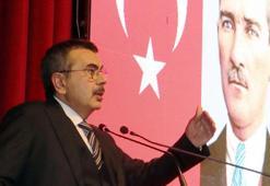 Erzurum Atatürk Üniversitesi'nde ilk ders Bakan Tekin'den