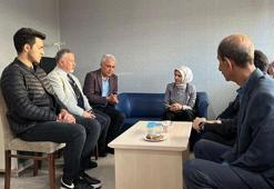 Bakan Göktaş, kazada yaralanan AK Partili Ayşenur Gök'ün ailesini ziyaret etti