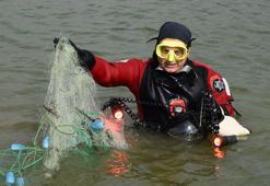 Batman'daki baraj ve çaylardan 75 kilo hayalet ağ temizlendi